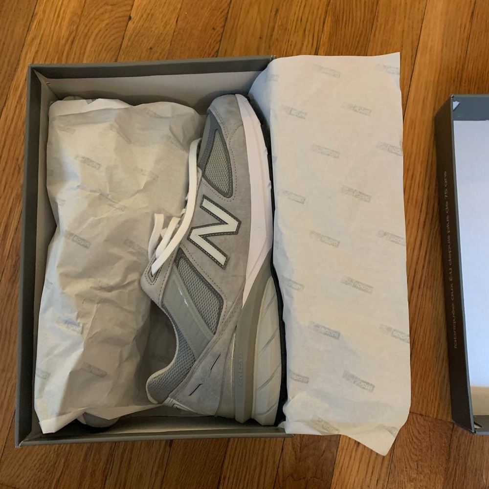 BNWT Men’s New Balance Sneakers size 13